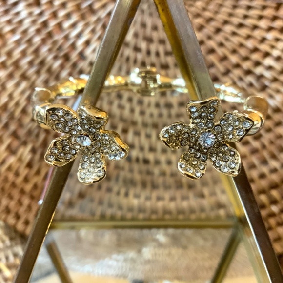 Lilly Pulitzer “Beach Club Blooms” BRACELET GOLD CRYSTAL FLOWER  ⭐️Hinge - Picture 9 of 13